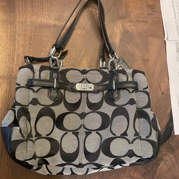 Coach Handbag - Picture 2 of 4